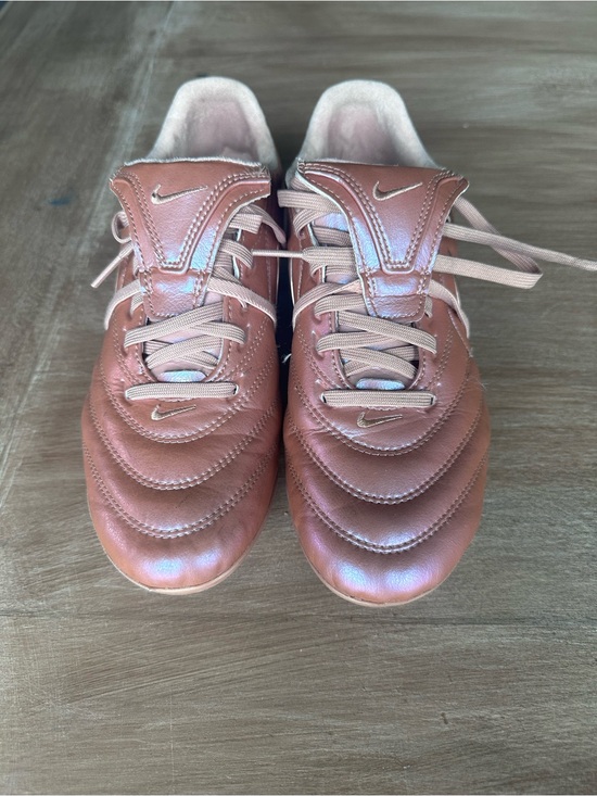 Nike Other - Nike Women's Iridescent Rose Gold Soccer Sneakers